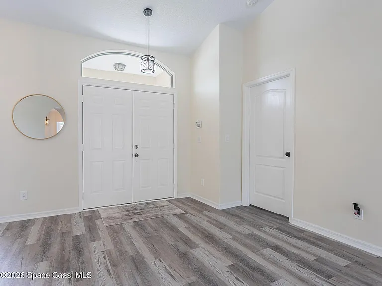 4920 48th Pl — Photo 3