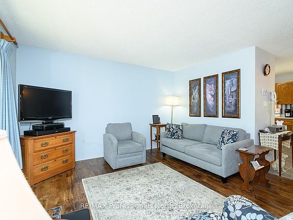 3rd image of 224 Stephenson Rd