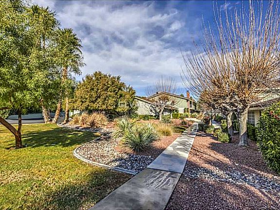 2nd image of 3074 El Camino Ave #8