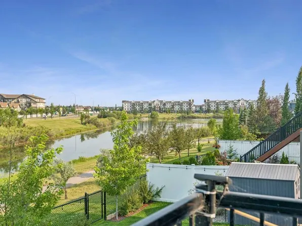 172 W Brightoncrest Point SE, Calgary, AB T2Z 5A6
