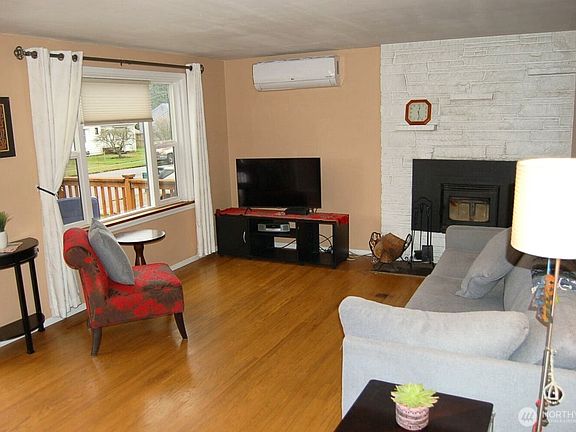 3rd image of 13225 1st Avenue SW