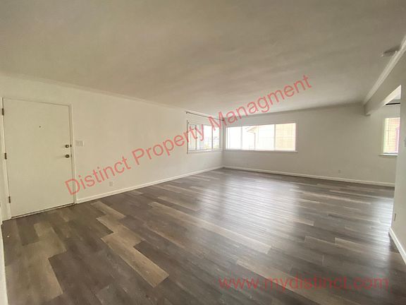 5th image of 1140 E Cliff Dr APT 4