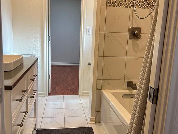 5th image of 603 Town Creek Ct