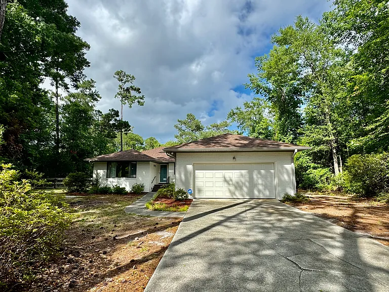 303 Long Leaf Dr — Photo 2