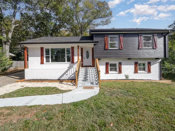1815 Edgewater Dr, Charlotte, NC 28210