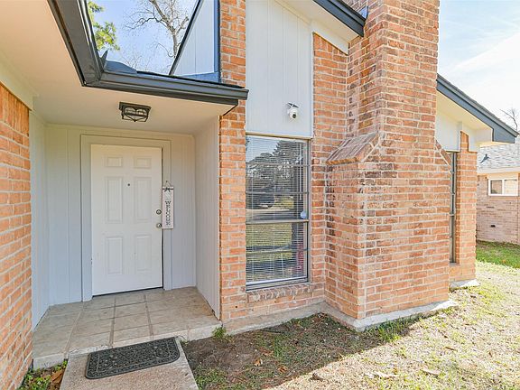 4th image of 22106 Meadowgate Dr