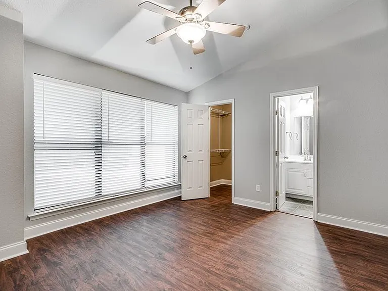 5107 Leralynn St #301 — Photo 17