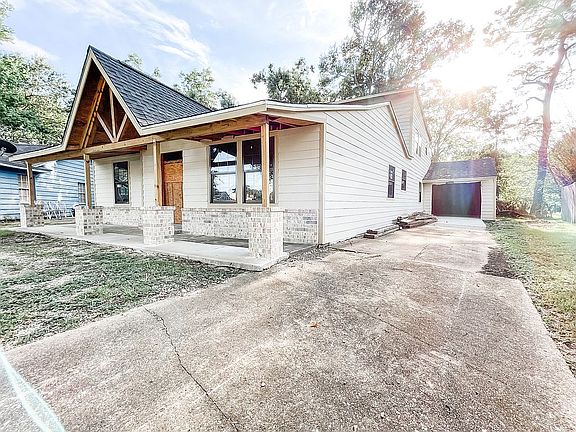 2nd image of 1226 West Dr