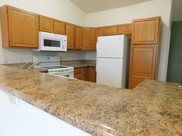 3016 Oakwood Dr — Photo 6