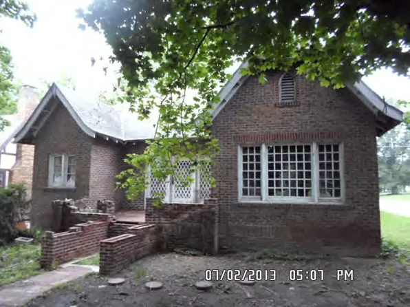 1668 N Gilbert St, Danville, IL 61832