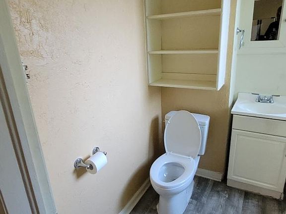 2nd image of 995 S Lincoln St APT 4