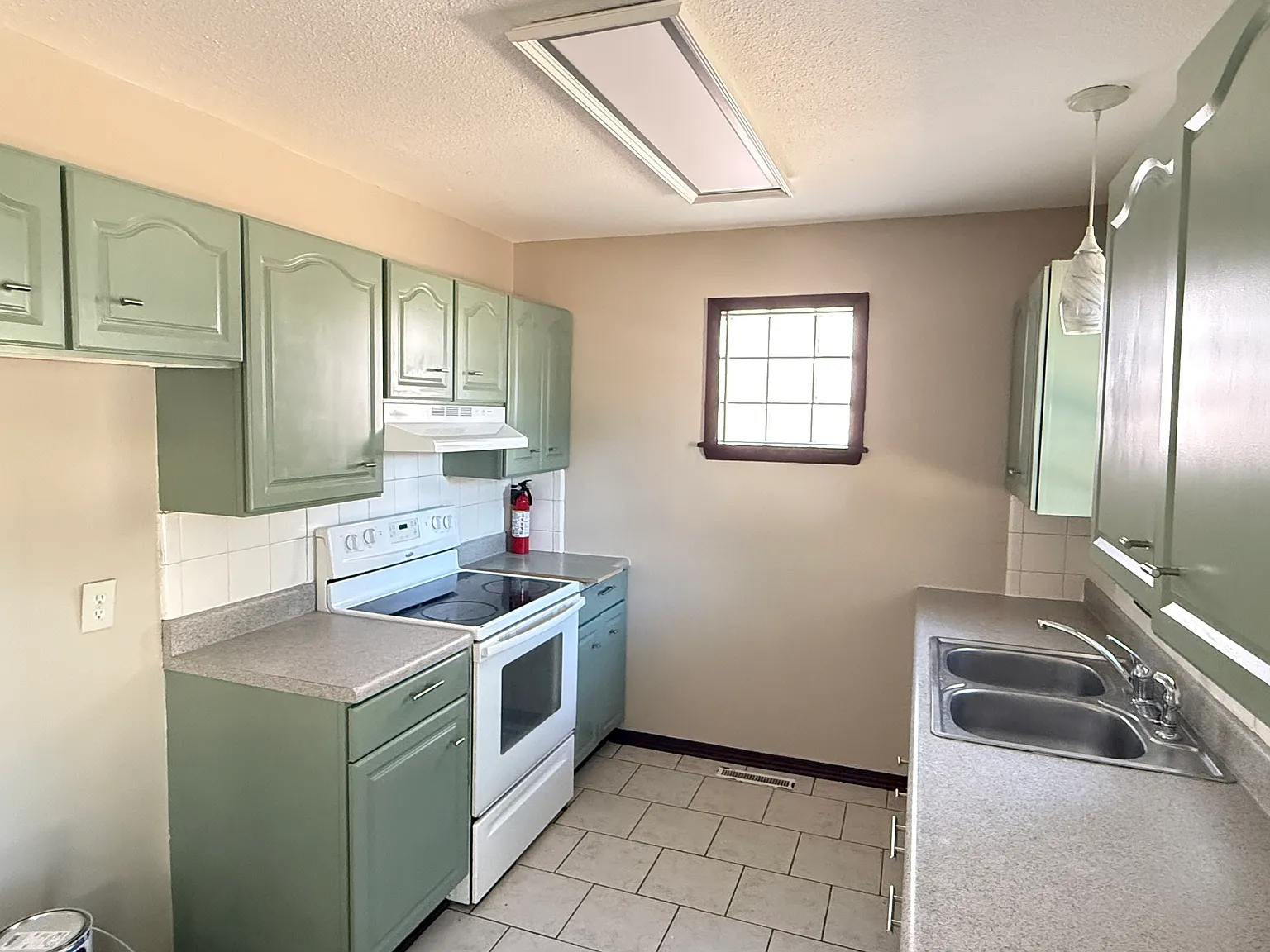 3 bed, 1308 sqft, $1,595 — Photo 4