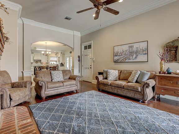 5th image of 309 Ashland Park Dr