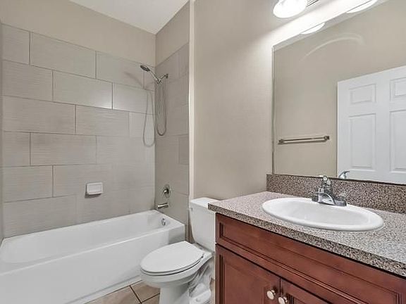 4th image of 607 Bluebill Ct #A