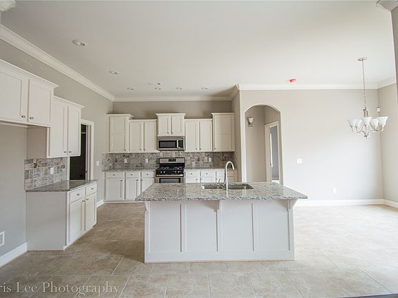 3rd image of 1750 Monarch Ave