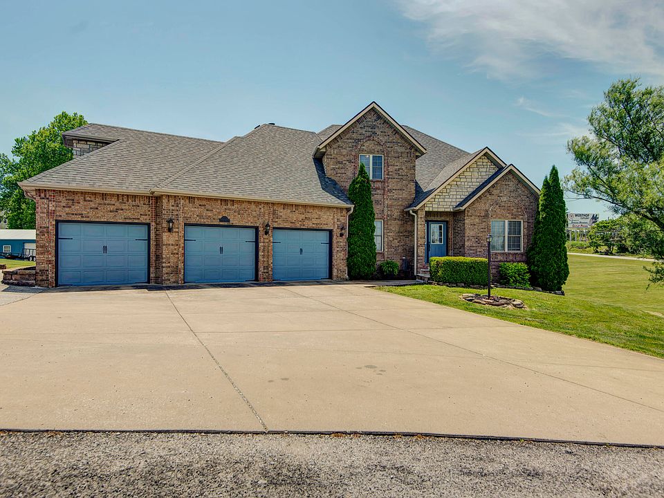 1st image of 128 Green Oaks Drive