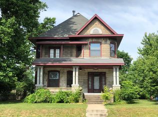 312 3rd St, Monett, MO 65708