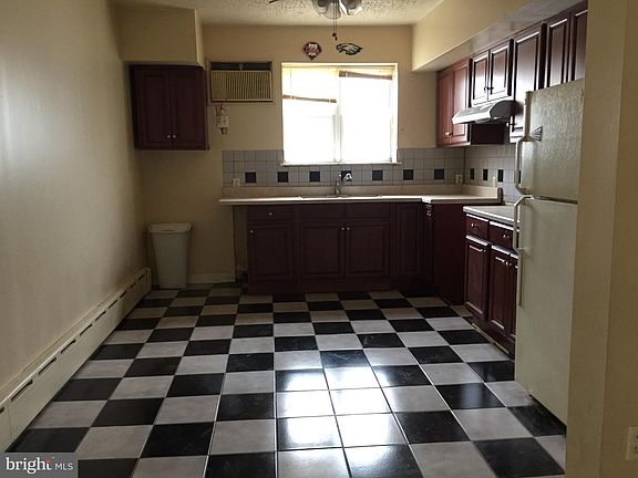 2nd image of 2221 S 13th St Floor 2
