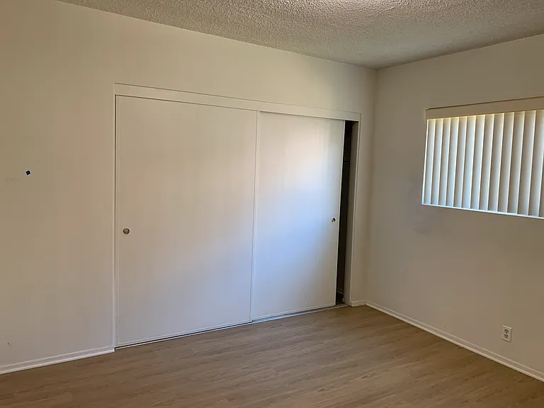 454 S Oak Knoll Ave #6 — Photo 5