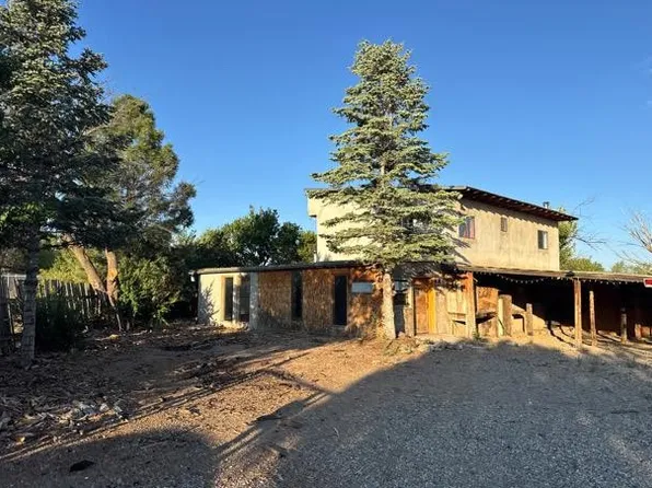 12 Mule Deer Rd, Ranchos De Taos, NM 87557