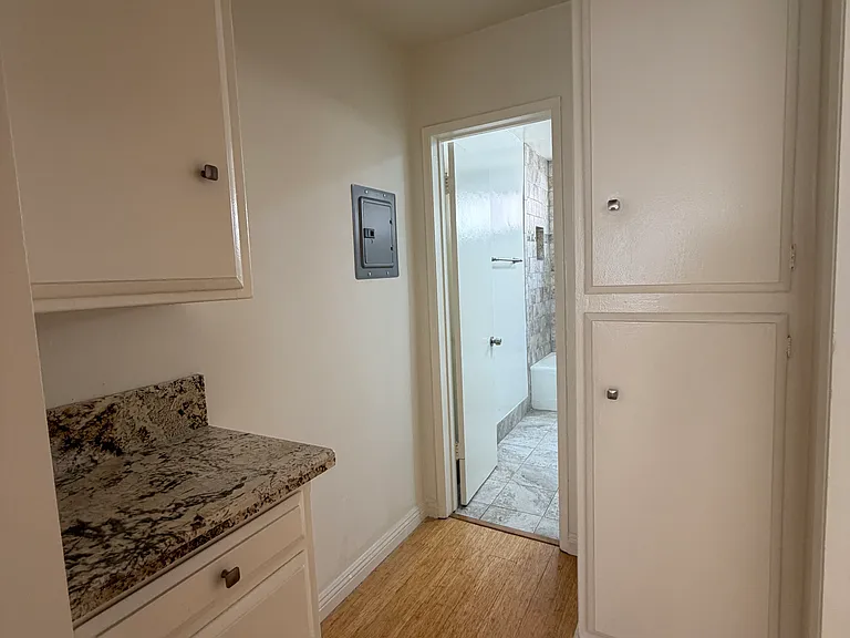 942 N Gardner St #102 — Photo 6