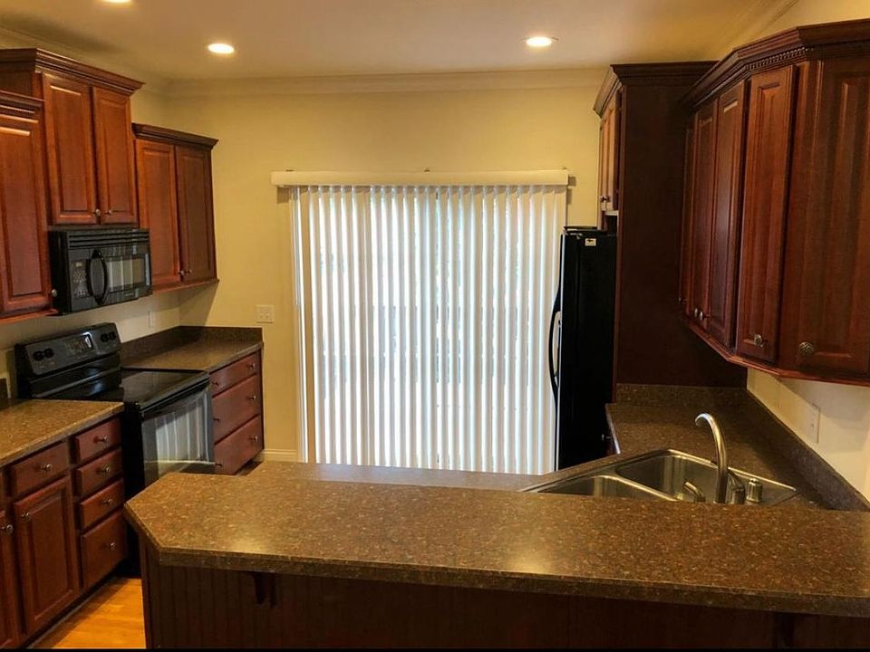 1st image of 3329 Beaumont Centre Cir
