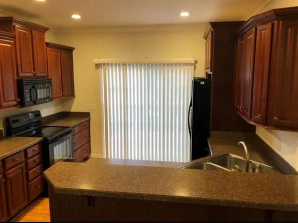 3329 Beaumont Centre Cir, Lexington, KY 40513