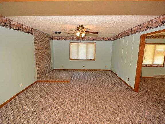 5th image of 406 W 12th St
