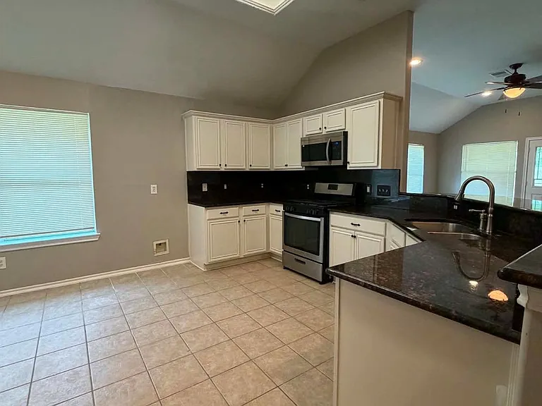9119 Melody Park Ln — Photo 9