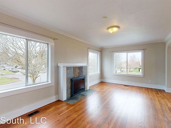 4th image of 2621 N Union Ave