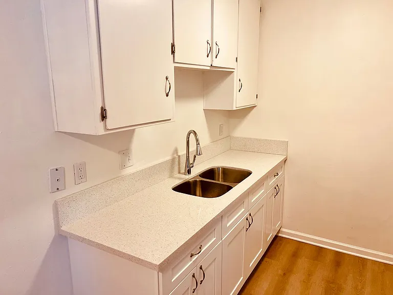 3337 Herman Ave #8 — Photo 9