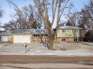 27 Birch Ln S, Fargo, ND 58103