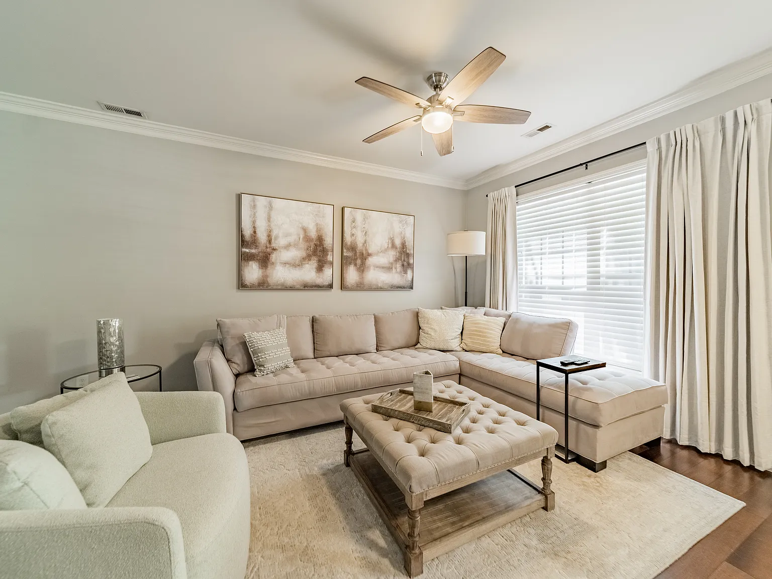 2 bed, 2.5 bath, 1600 sqft, $2,900 — Photo 2