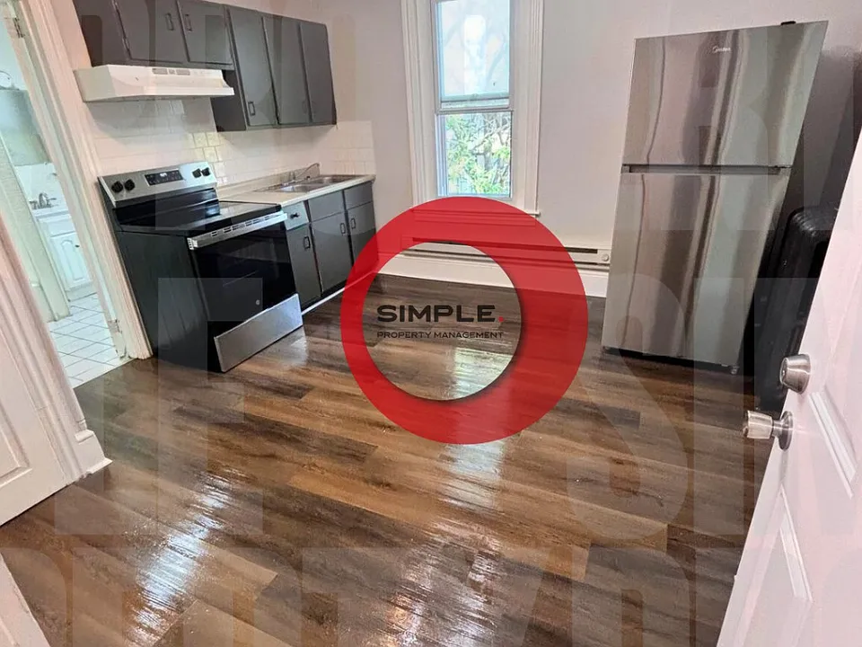 200 S 6th St #3F
