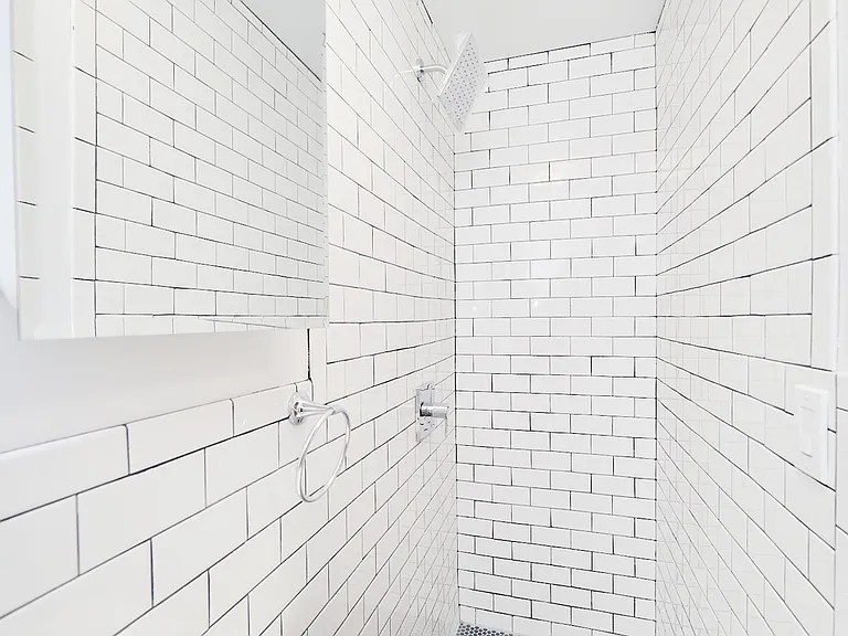 326 E 74th St #14 — Photo 4