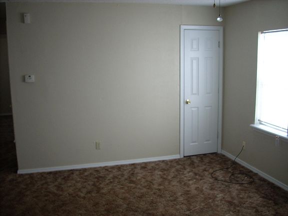 3rd image of 2801 NW 19th St