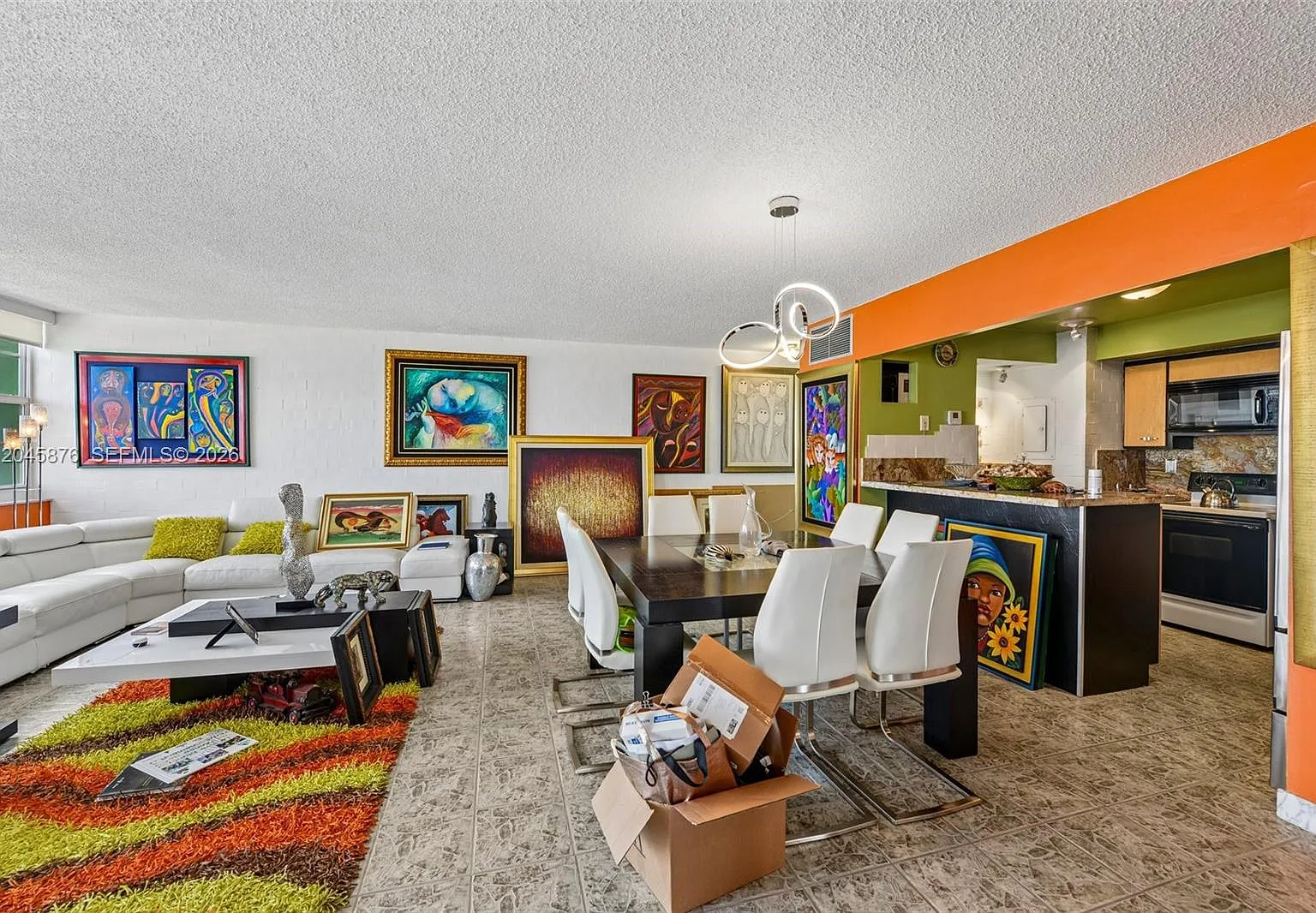 Bayview Towers Condo Sout — Photo 3