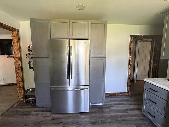 4th image of 207 Jeffrey Ave