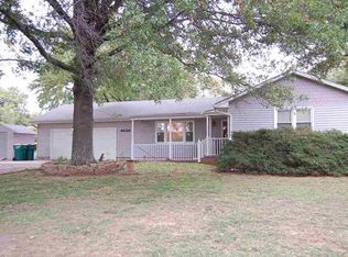 4628 SE 29th St, Topeka, KS 66605