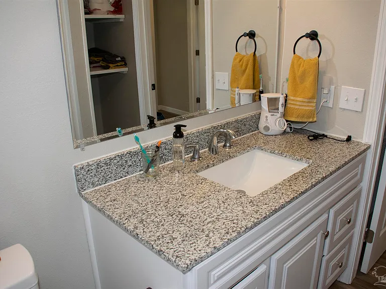5357 Locklin Ave — Photo 32