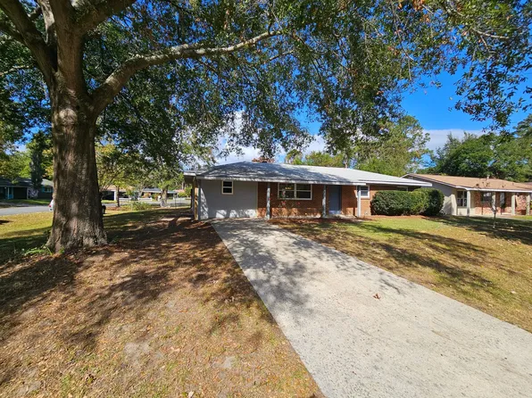 112 W Welwood Dr, Savannah, GA 31419