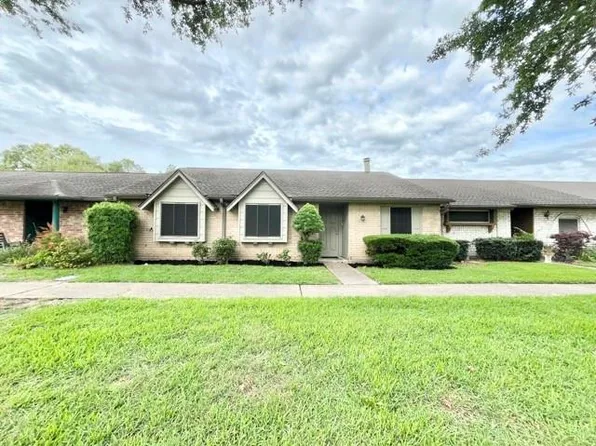 3918 Laura Leigh Dr, Friendswood, TX 77546