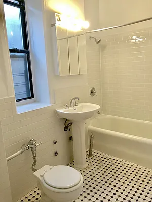 Rented by Silverstreet RE LLC | media 10