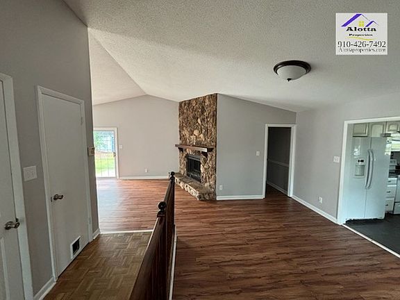 2nd image of 2043 Lakeridge Dr
