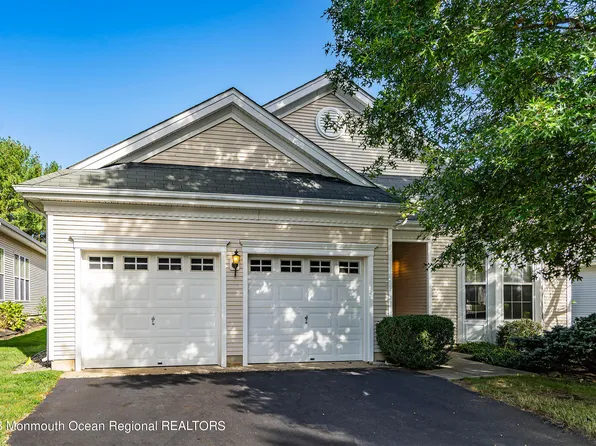 15 Morningside Court, Lakewood, NJ 08701
