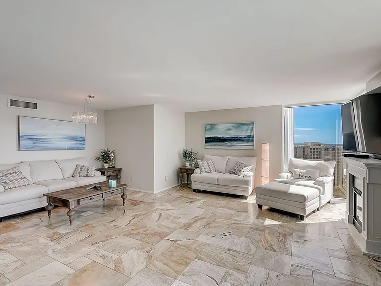 2425 Gulf Of Mexico Dr #14B — Photo 5