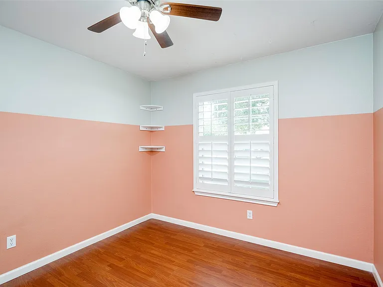 18325 Maxa Dr — Photo 22