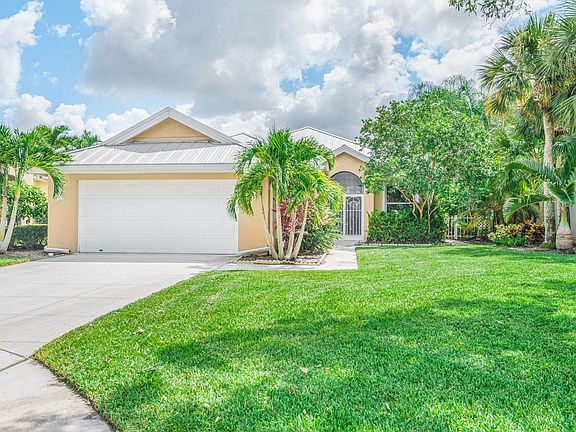 3rd image of 2647 SW Greenwich Way