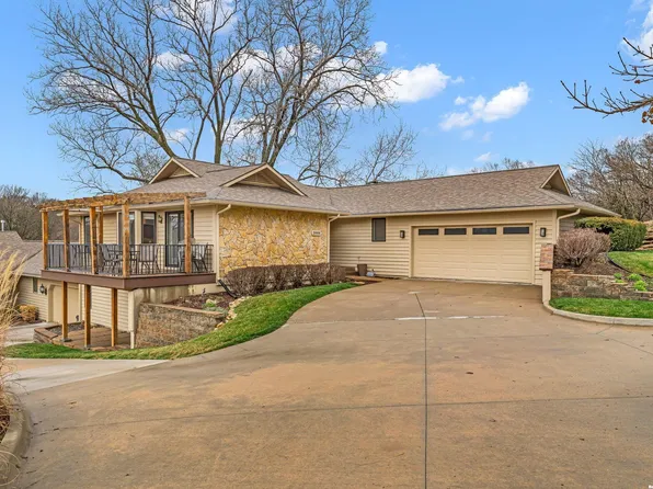 2009 Crossgate Dr, Lawrence, KS 66047