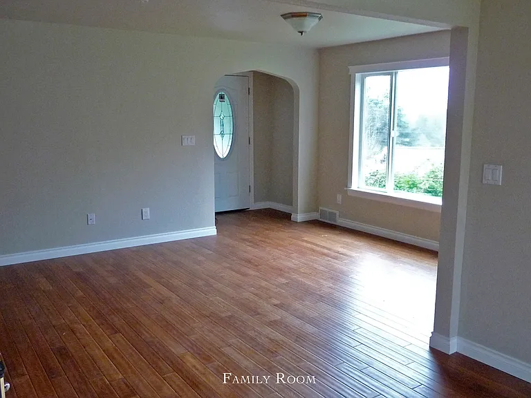 25718 John St — Photo 3